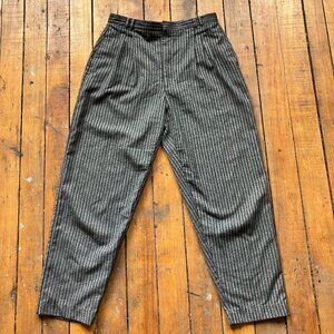 Vintage gray pleated striped trousers